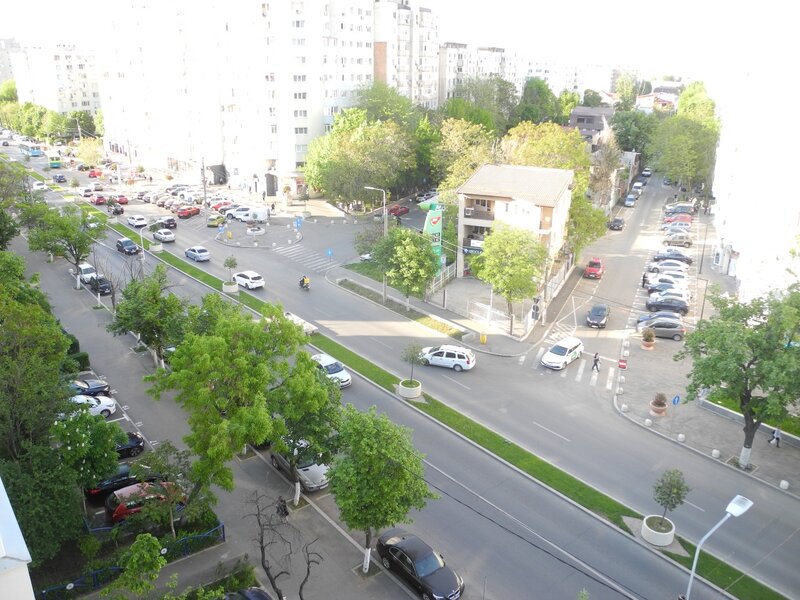 Berceni, Aparatori, 2 min. metrou, facultate, patinoar, parcare ADP.