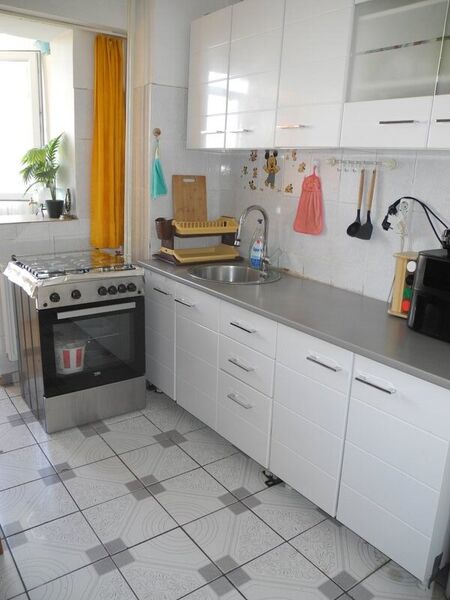 Berceni, Aparatori, 2 min. metrou, facultate, patinoar, parcare ADP.