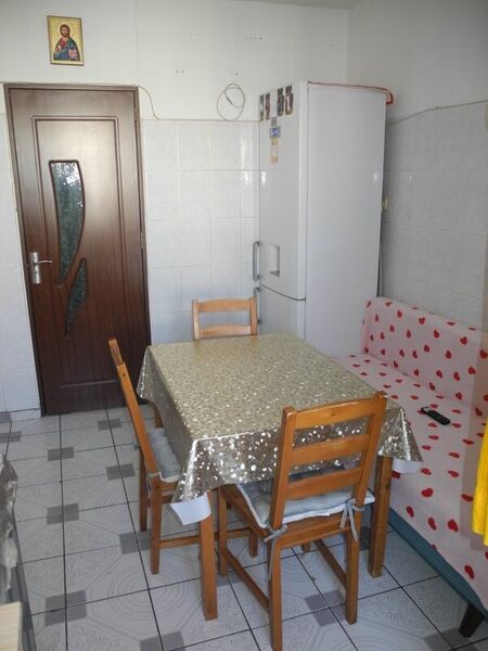 Berceni, Aparatori, 2 min. metrou, facultate, patinoar, parcare ADP.